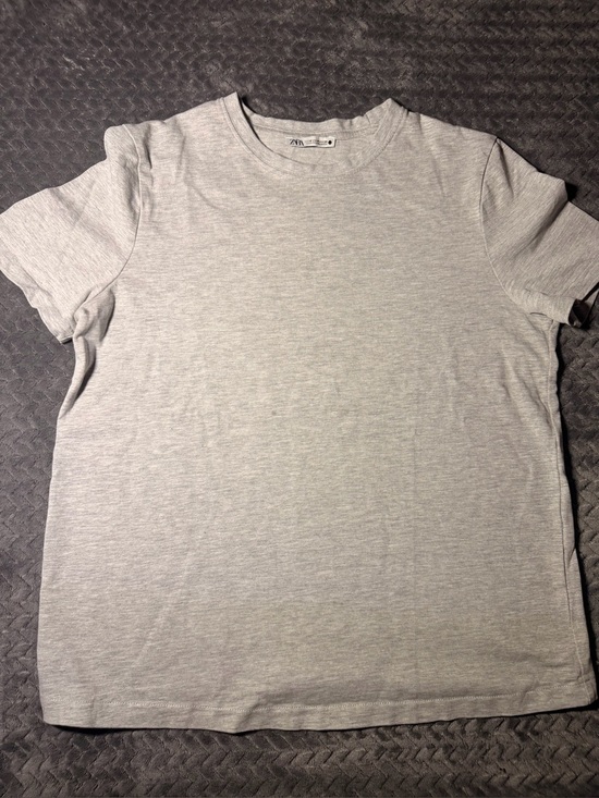 Zara Tops - Zara Men Short Sleeve Crewneck T-Shirt in Heather Gray